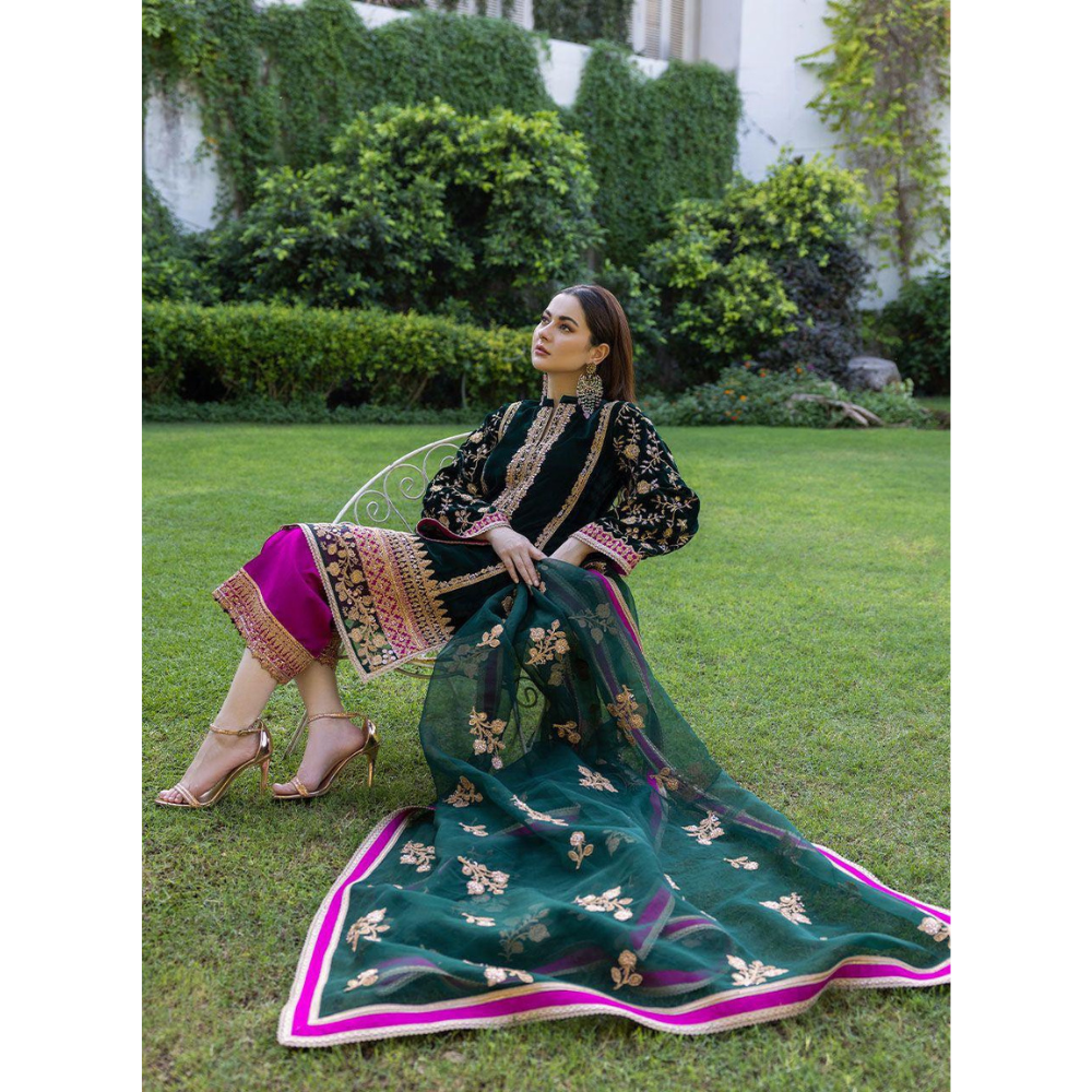 Zainab Chottani Velvet Micro Embroidered 3-Piece Suit – Winter Collection ❄️