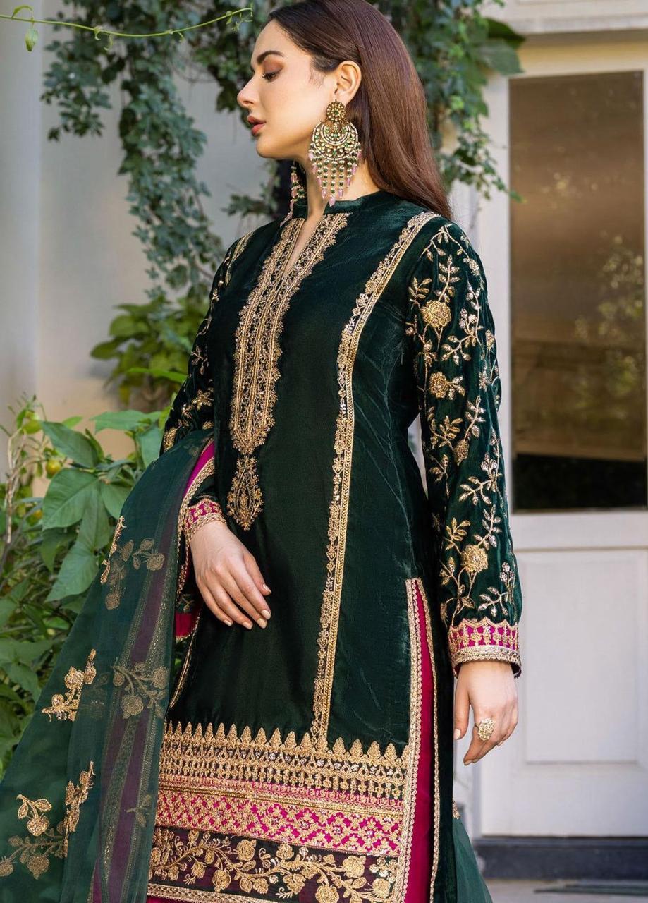 Zainab Chottani Velvet Micro Embroidered 3-Piece Suit – Winter Collection ❄️